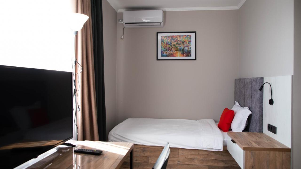 Hotel Zodiac à Atyraū Extérieur photo