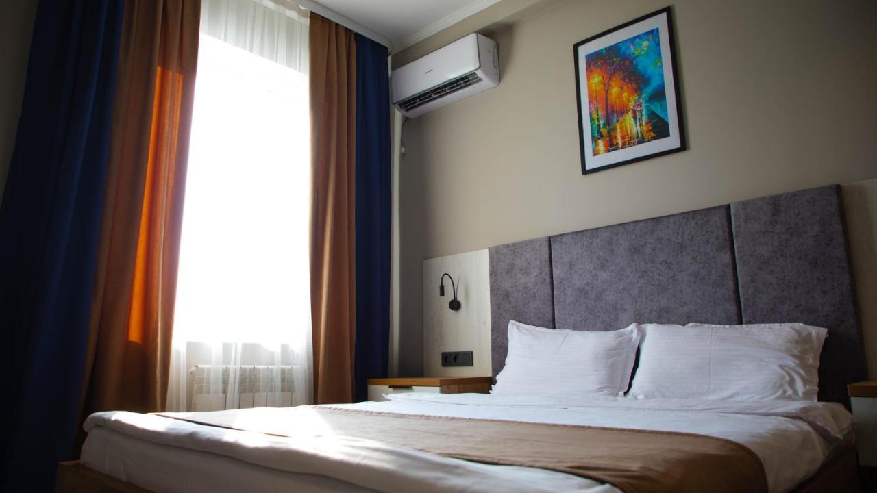 Hotel Zodiac à Atyraū Extérieur photo