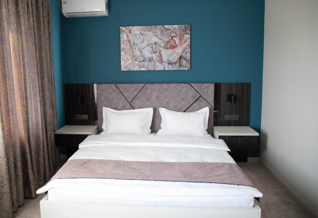 Hotel Zodiac à Atyraū Extérieur photo